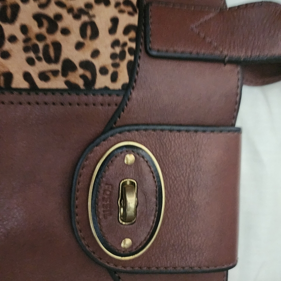 Fossil Women's Brown Leopard-Accent Leather Tote - Picture 3 of 6